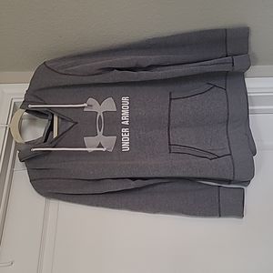 L Loose Fit Under Armour Hoodie